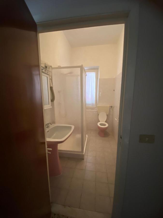 Hotel Sole Marina di Massa Zewnętrze zdjęcie