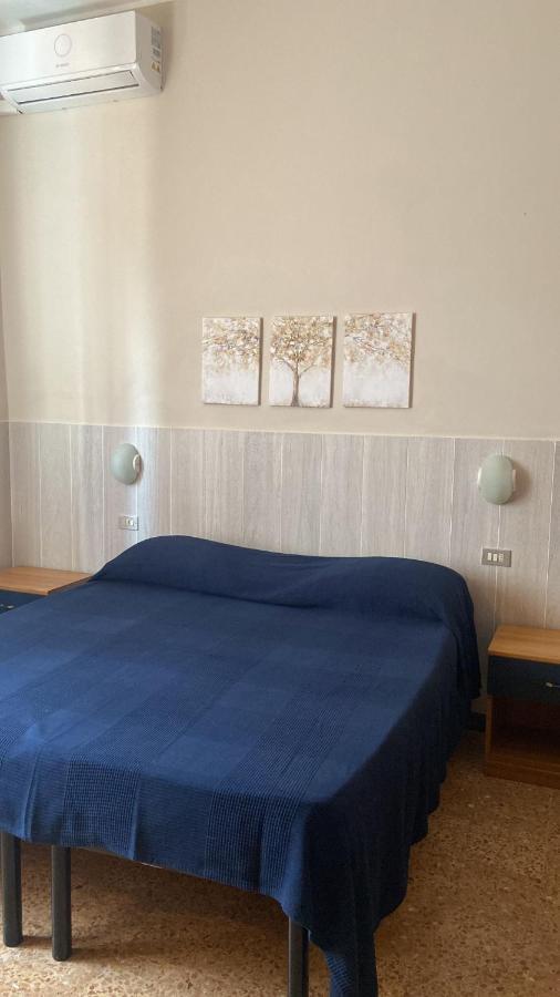 Hotel Sole Marina di Massa Zewnętrze zdjęcie