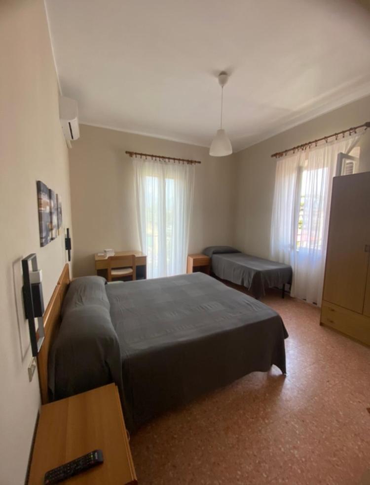 Hotel Sole Marina di Massa Zewnętrze zdjęcie