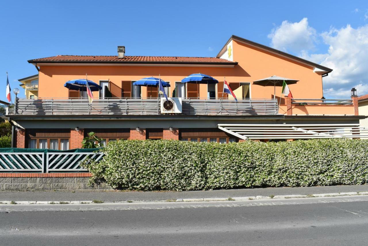 Hotel Sole Marina di Massa Zewnętrze zdjęcie